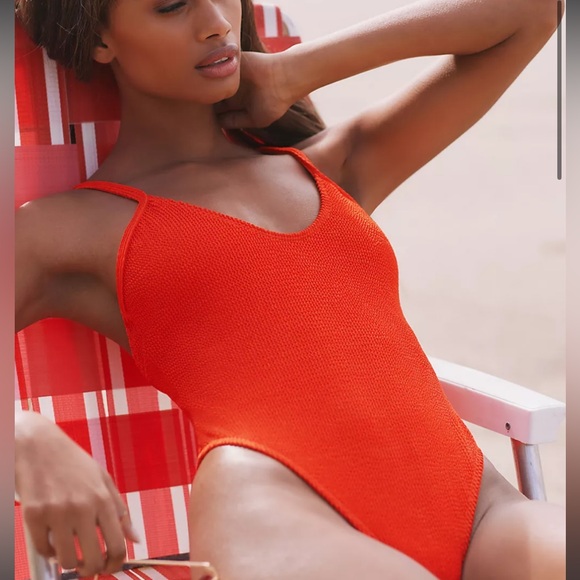 GOOD AMERICAN Always Fit One Piece Swimsuit - Picture 3 of 10